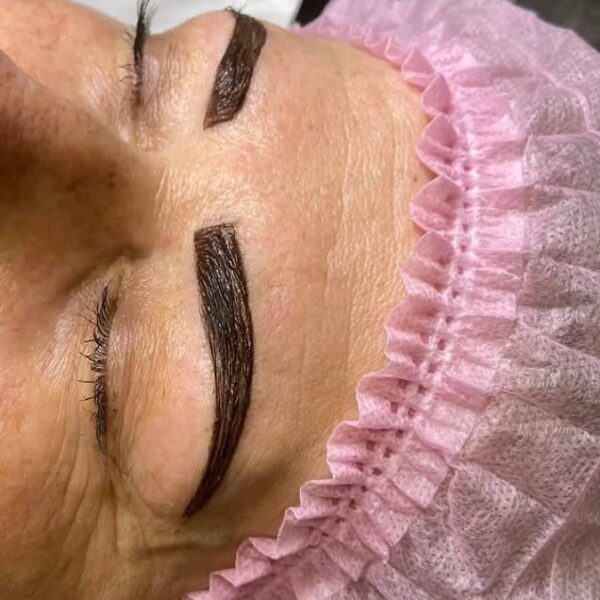 Uzacu korekcija Cēsīs